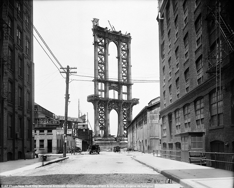 Illustration for article titled 22 Images From NYC's Golden Age of Bridge Building